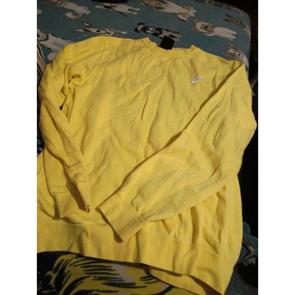 Yellow size medium Nike sweatshirt-c123